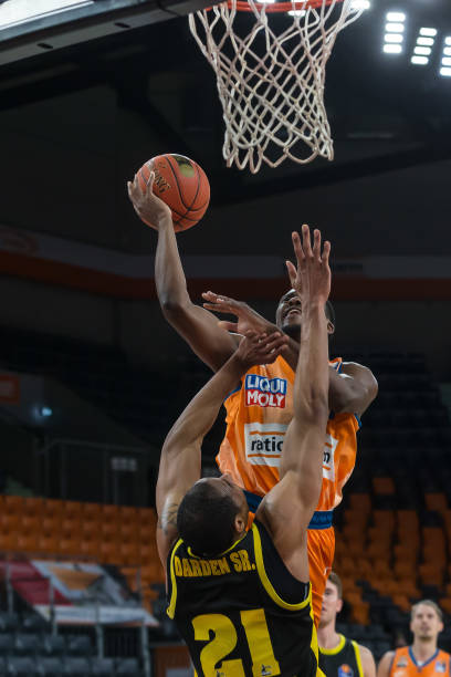 不断推进 不断推进