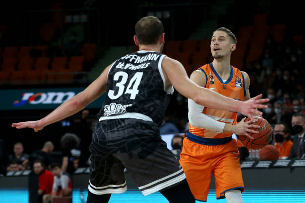 底打破了吉 底打破了吉