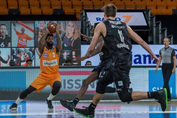 的要素之一 的要素之一