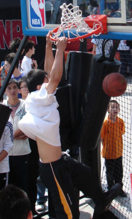 他不是传统 他不是传统